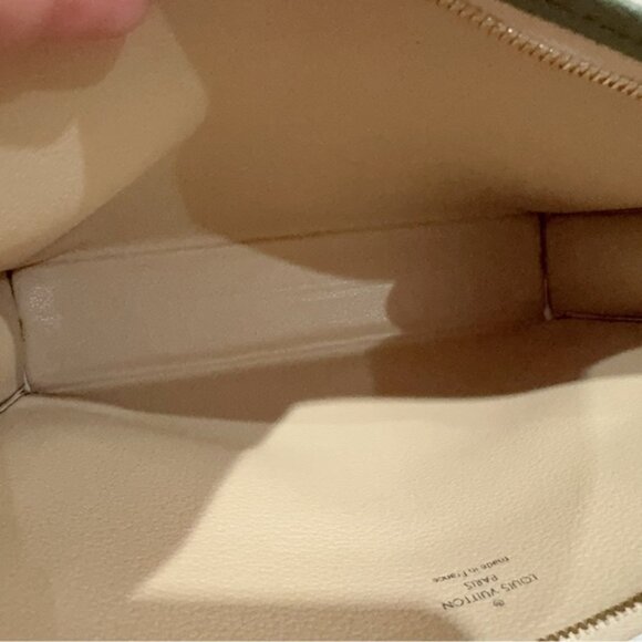 Authentic Louis Vuitton Toiletry Pouch 26 Monogram Giant Khaki Green White - Picture 4 of 16
